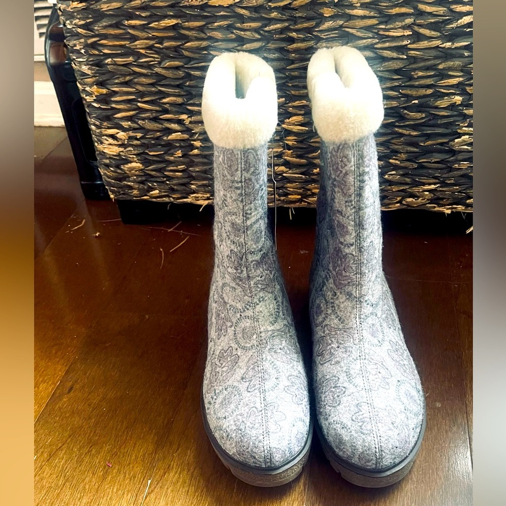 Azura Wool Embroidered Mid Calf zip-up Book Dolce Gry EU 39 sz 8.5 NWOB